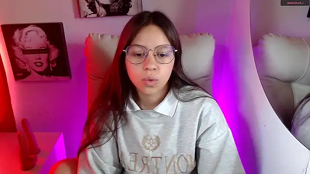 SamanthaRoldaan online show from 11/18/25, 02:54