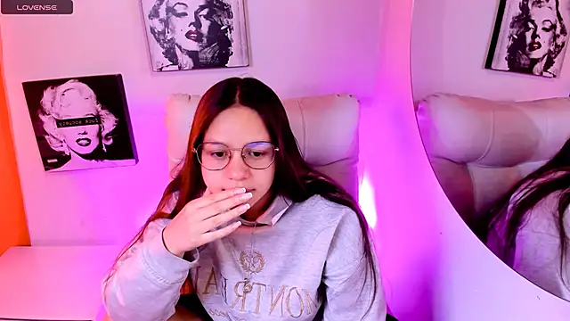 SamanthaRoldaan online show from 04/22/26, 03:24