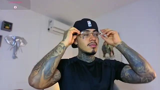 JordanSmiith  online show from 12/22/25, 09:01