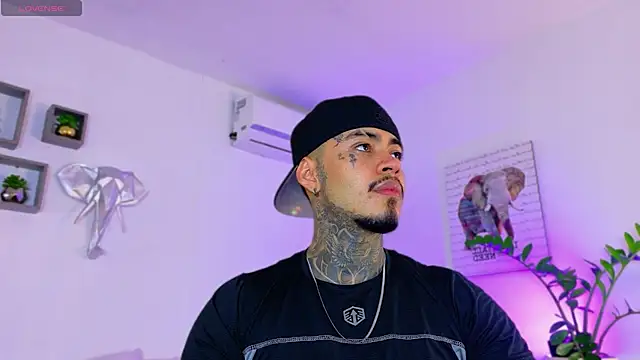 JordanSmiith  online show from 03/23/26, 09:41