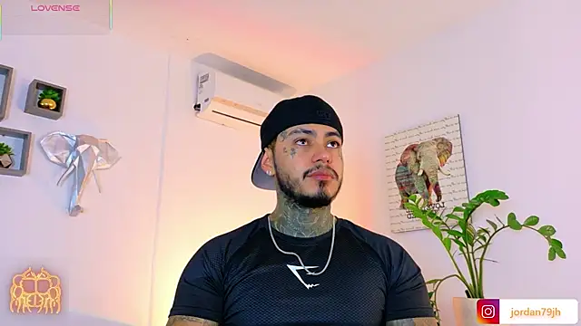 Snapshot of JordanSmiith_ chatting on 07/17/26, 09:19 JordanSmiith online show from 07/17/26, 09:19