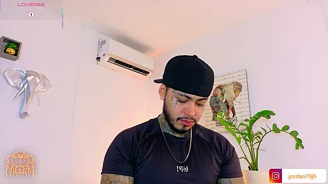 Snapshot of JordanSmiith_ chatting on 07/18/26, 08:34 JordanSmiith online show from 07/18/26, 08:34