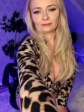 GjuliaX online show from 12/15/24, 03:31