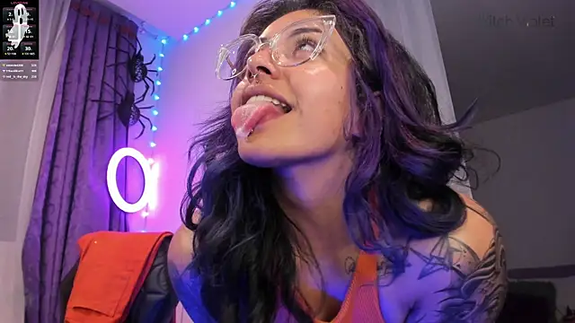 witchviolet online show from 12/05/24, 03:15