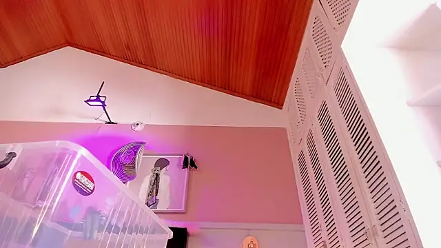 chloe watson  online show from 09/16/25, 07:26