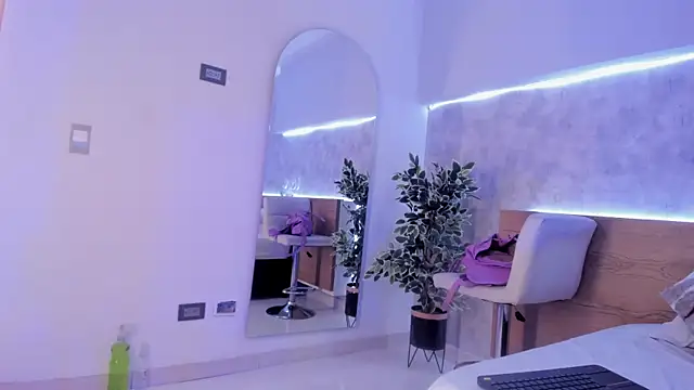 Snapshot of tatijara chatting on 02/04/25, 03:33 tatijara online show from 02/04/25, 03:33