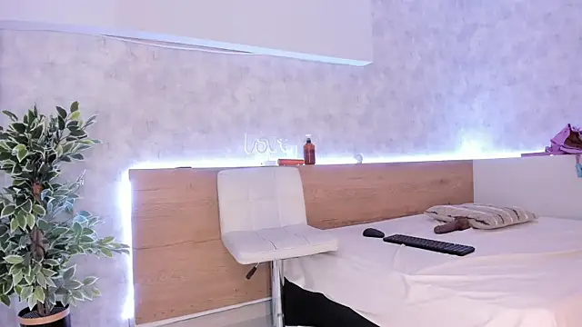 Snapshot of tatijara chatting on 03/15/25, 10:22 tatijara online show from 03/15/25, 10:22