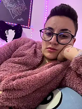 linda 33 online show from 12/03/24, 08:39