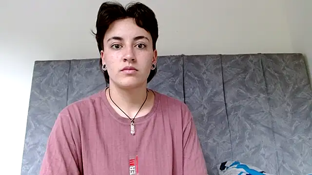 linda 33 online show from 10/11/25, 09:02