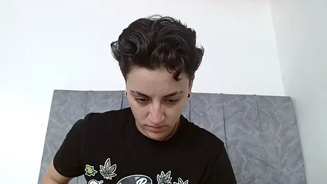 linda 33 online show from 11/09/25, 02:59