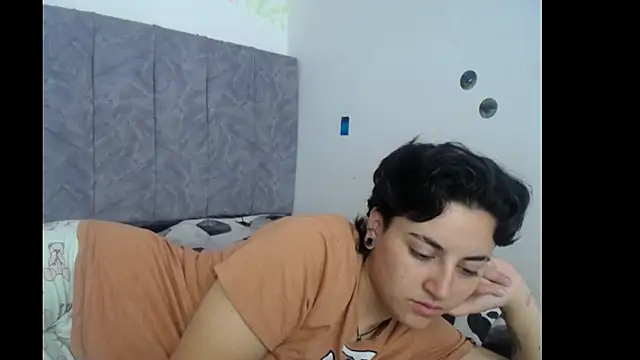 linda 33 online show from 11/27/25, 01:57