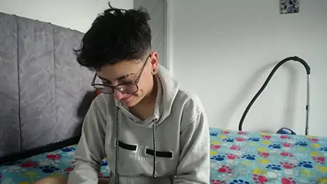 linda 33 online show from 03/19/26, 03:16