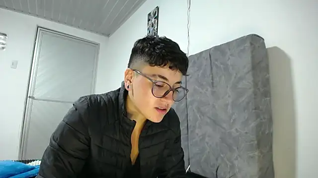 linda 33 online show from 04/23/26, 02:35