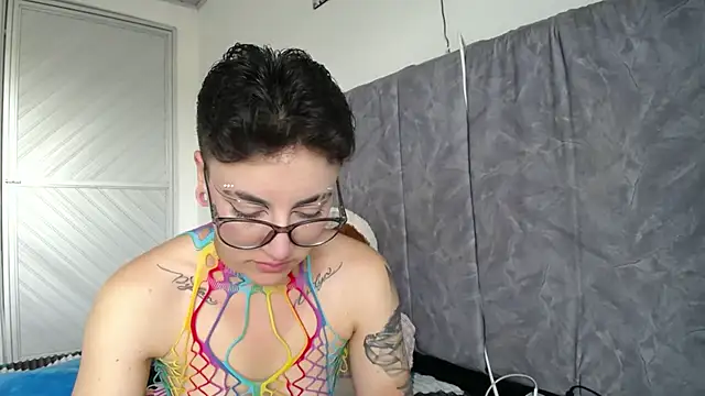 linda 33 online show from 04/25/26, 08:39