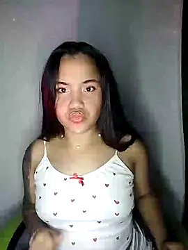 Snapshot of leila_22 chatting on 12/28/24, 01:39 leila 22 online show from 12/28/24, 01:39