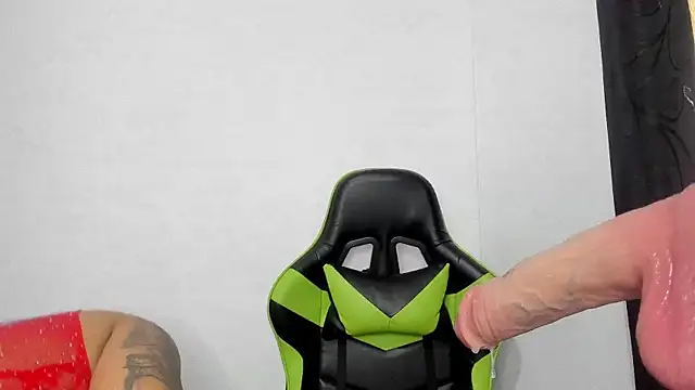 Snapshot of leila_22 chatting on 02/11/25, 01:09 leila 22 online show from 02/11/25, 01:09