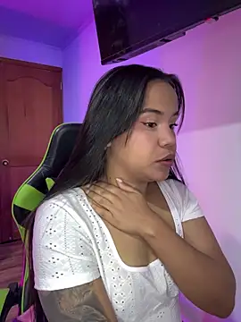 Snapshot of leila_22 chatting on 09/26/25, 07:34 leila 22 online show from 09/26/25, 07:34