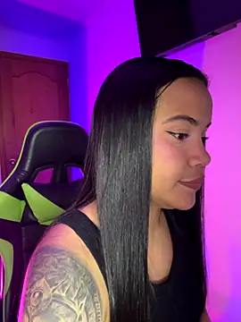 Snapshot of leila_22 chatting on 09/29/25, 07:57 leila 22 online show from 09/29/25, 07:57