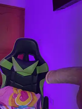 Snapshot of leila_22 chatting on 10/17/25, 06:38 leila 22 online show from 10/17/25, 06:38