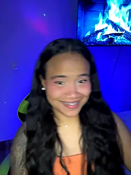 Snapshot of leila_22 chatting on 11/11/25, 08:14 leila 22 online show from 11/11/25, 08:14