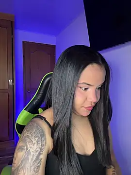 leila 22 online show from 04/03/26, 07:50