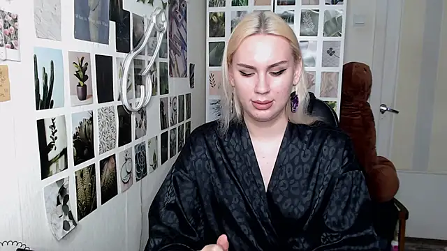 CapriScorpion online show from 10/31/25, 10:38