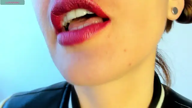 queen fetish online show from 04/22/26, 03:46