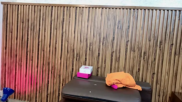 evelynjohnsoon online show from 12/19/25, 01:07