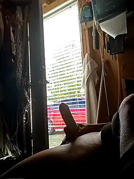 prettyboi6992 online show from 04/13/26, 04:12