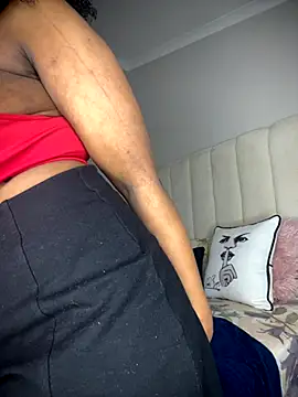 Bustygoddess32 online show from 11/18/25, 06:40