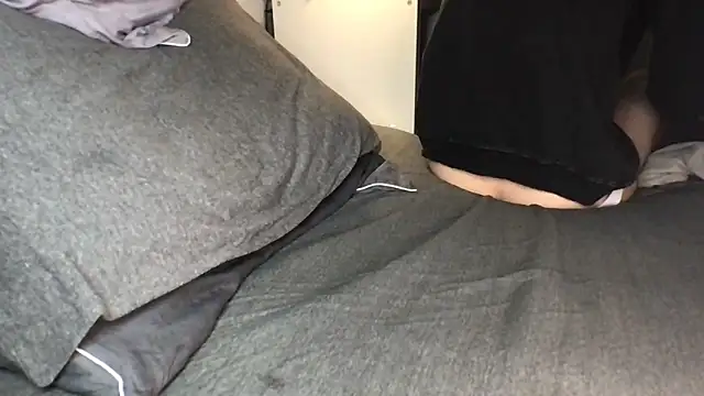 Thomas lovetolicku online show from 04/22/26, 01:19