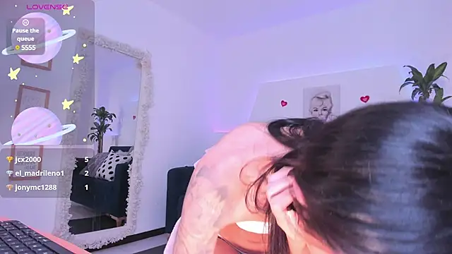 Snapshot of Kim_ev chatting on 01/17/25, 10:55 Kim ev online show from 01/17/25, 10:55