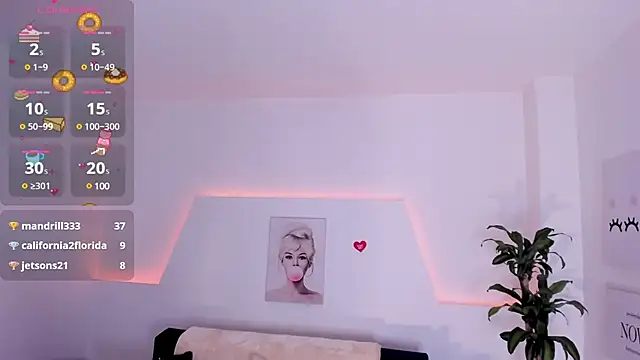 Snapshot of Kim_ev chatting on 03/07/25, 11:29 Kim ev online show from 03/07/25, 11:29