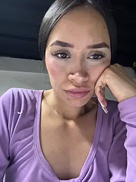 Snapshot of Kim_ev chatting on 03/12/25, 04:41 Kim ev online show from 03/12/25, 04:41