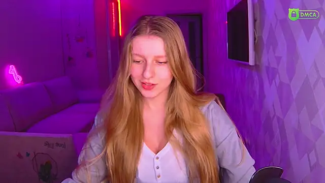 Snapshot of AmaliaQueen chatting on 12/12/24, 02:33 AmaliaQueen online show from 12/12/24, 02:33