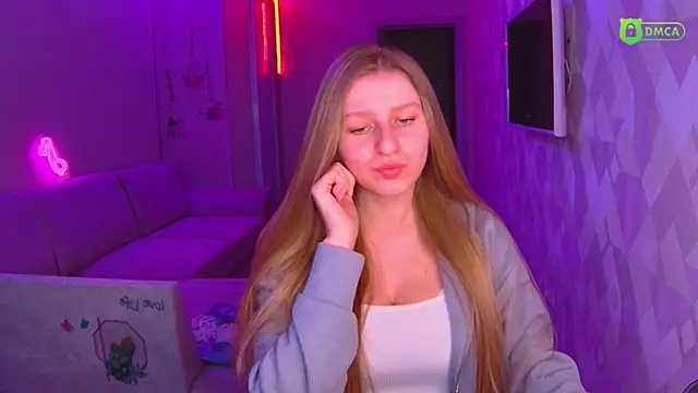 Snapshot of AmaliaQueen chatting on 12/15/24, 01:00 AmaliaQueen online show from 12/15/24, 01:00