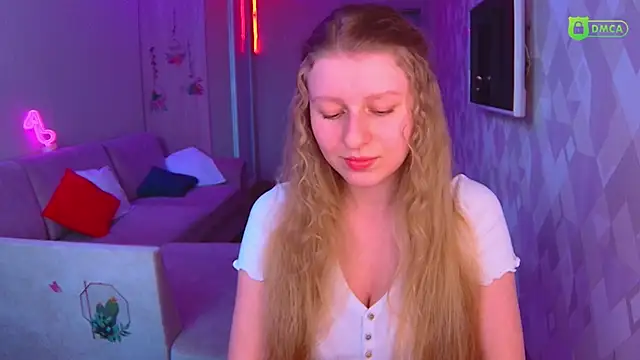 Snapshot of AmaliaQueen chatting on 03/02/25, 02:32 AmaliaQueen online show from 03/02/25, 02:32