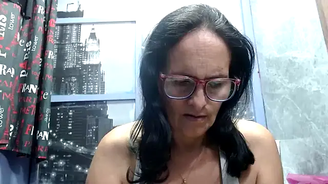 Snapshot of Nastylatinaxxx chatting on 03/06/25, 10:47 Nastylatinaxxx online show from 03/06/25, 10:47