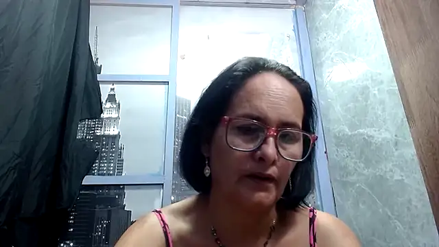 Snapshot of Nastylatinaxxx chatting on 10/20/25, 12:05 Nastylatinaxxx online show from 10/20/25, 12:05