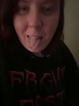 Snapshot of Sexy_Little_SlutAriel chatting on 12/04/24, 02:09 Sexy Little SlutAriel online show from 12/04/24, 02:09