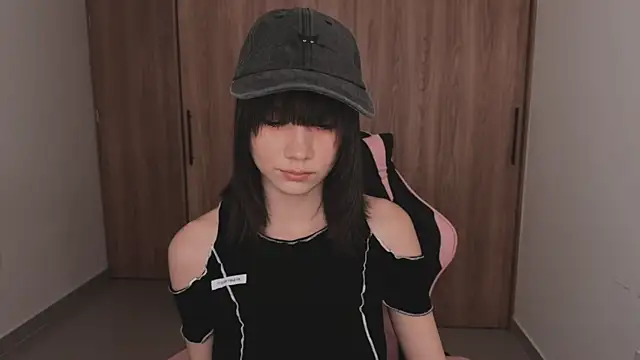 Snapshot of Raven__Blod chatting on 07/01/26, 12:23 Raven Blod online show from 07/01/26, 12:23