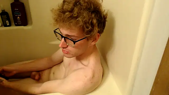 Snapshot of CreamyAustin chatting on 11/02/25, 02:30 CreamyAustin online show from 11/02/25, 02:30