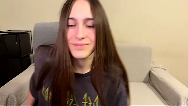 AliceKolltt online show from 04/15/26, 07:10