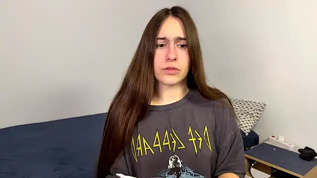 AliceKolltt online show from 04/25/26, 08:39