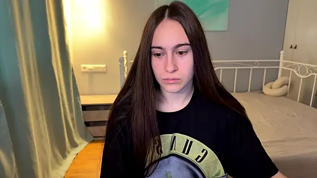 AliceKolltt online show from 06/25/26, 12:42