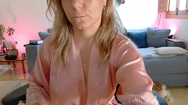 Snapshot of angela_88 chatting on 02/23/25, 02:57 angela 88 online show from 02/23/25, 02:57