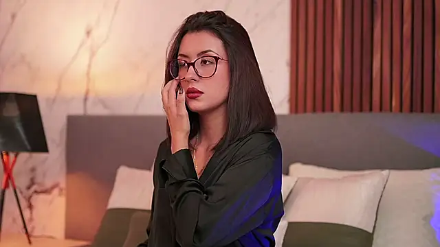 EmaSaenz online show from 12/18/24, 09:18