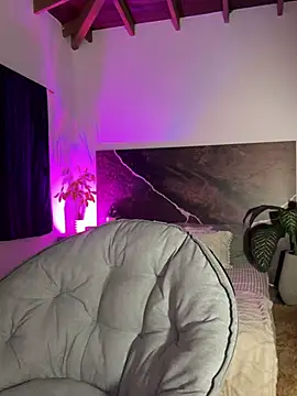 EmaSaenz online show from 02/21/25, 11:21