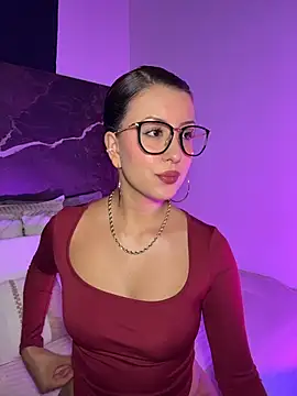 EmaSaenz online show from 10/11/25, 09:13