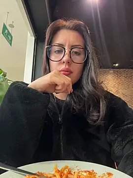 EmaSaenz online show from 10/15/25, 09:48